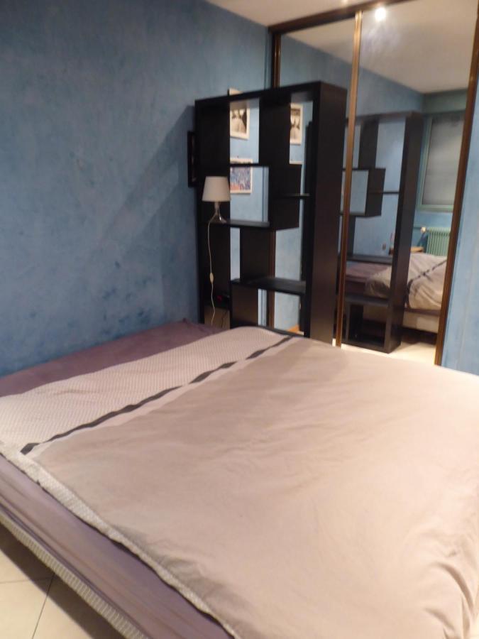 Chambre Dans Un Appartement Annecy Gare-Centre Bagian luar foto